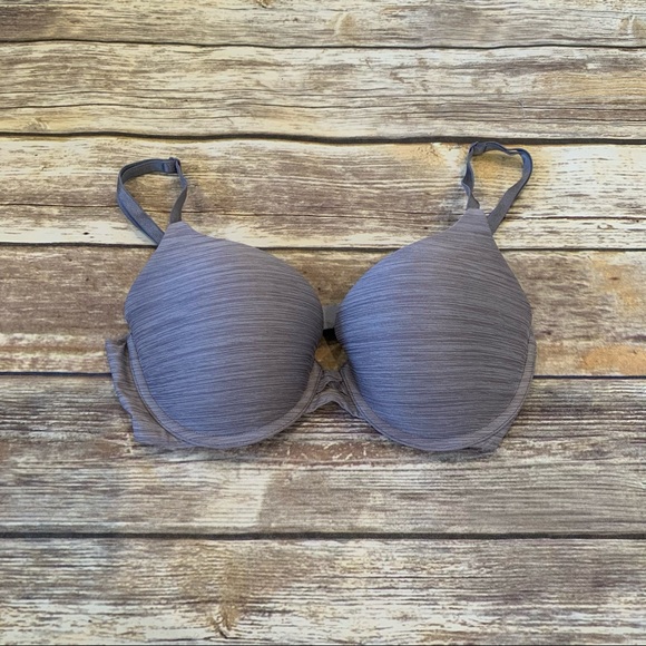 Victoria’s Secret bra size 32D